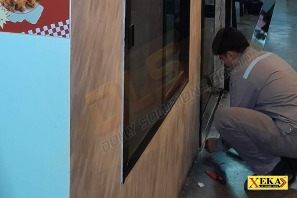 ประตู Auto Door กำลังติดตั้ง