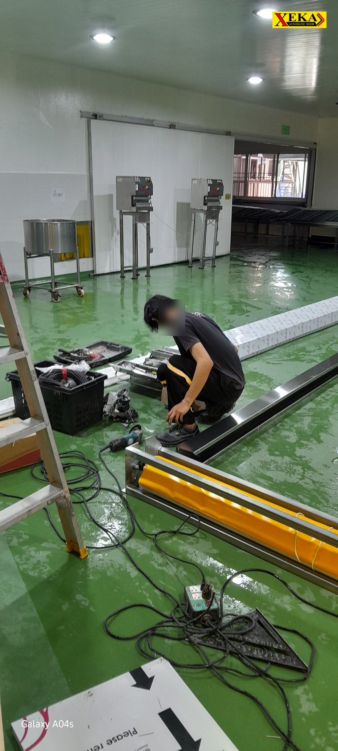 ประตู PVC High Speed Doorที่ บริษัท ราญา กรีน โคโคนัท จำกัด จ.ราชบุรี