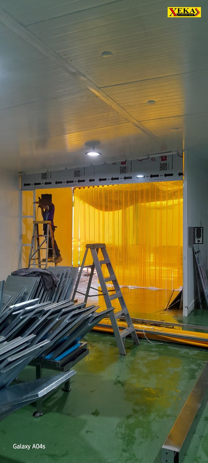 ประตู PVC High Speed Door ที่ บริษัท ราญา กรีน โคโคนัท จำกัด จ.ราชบุรี